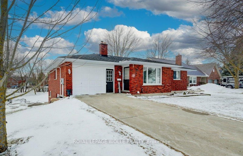 home for sale on 51 Adelaide Street