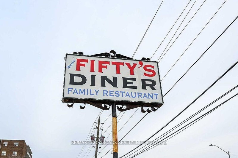 931 Queenston Rd, Hamilton, L8G 1B8 | Image 2