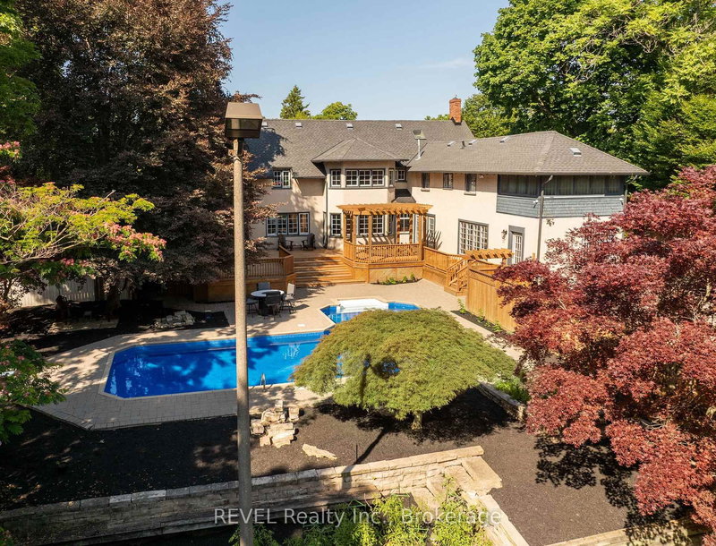 166 QUEEN St, Niagara-on-the-Lake, L0S 1J0 | Image 2