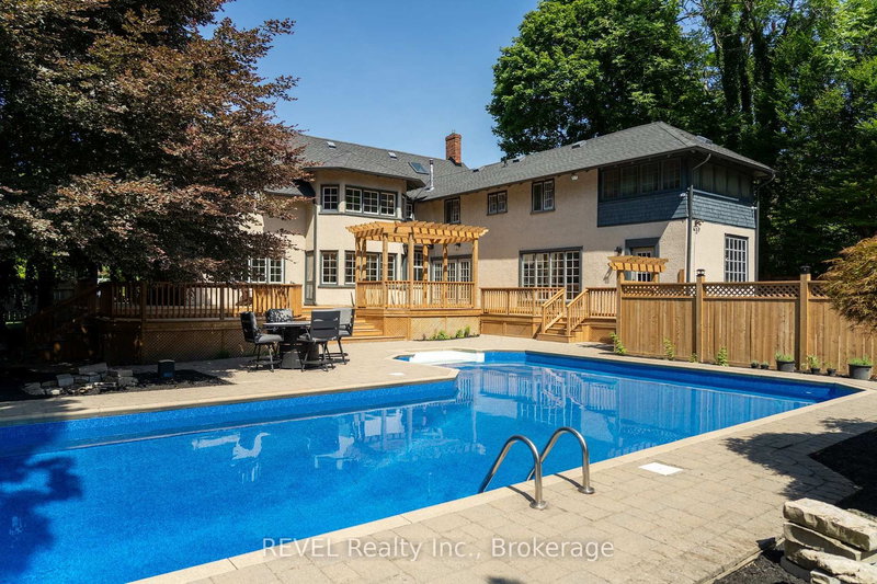 166 QUEEN St, Niagara-on-the-Lake, L0S 1J0 | Image 3