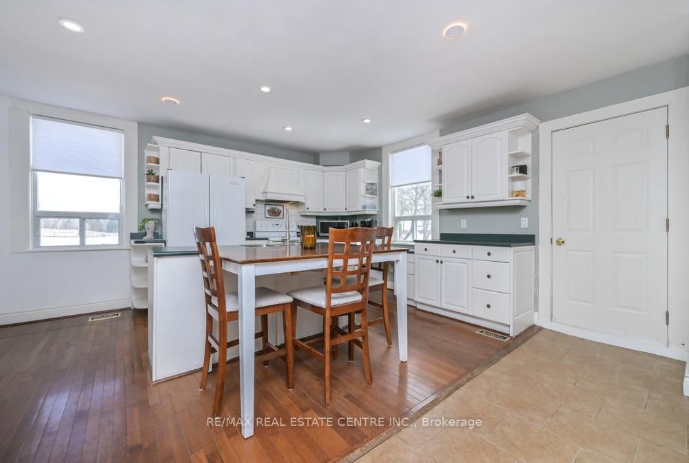 347157 Mono Centre Road E
