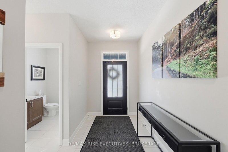 692 Halloway Dr, Kingston, K7K 0H4 | Image 2