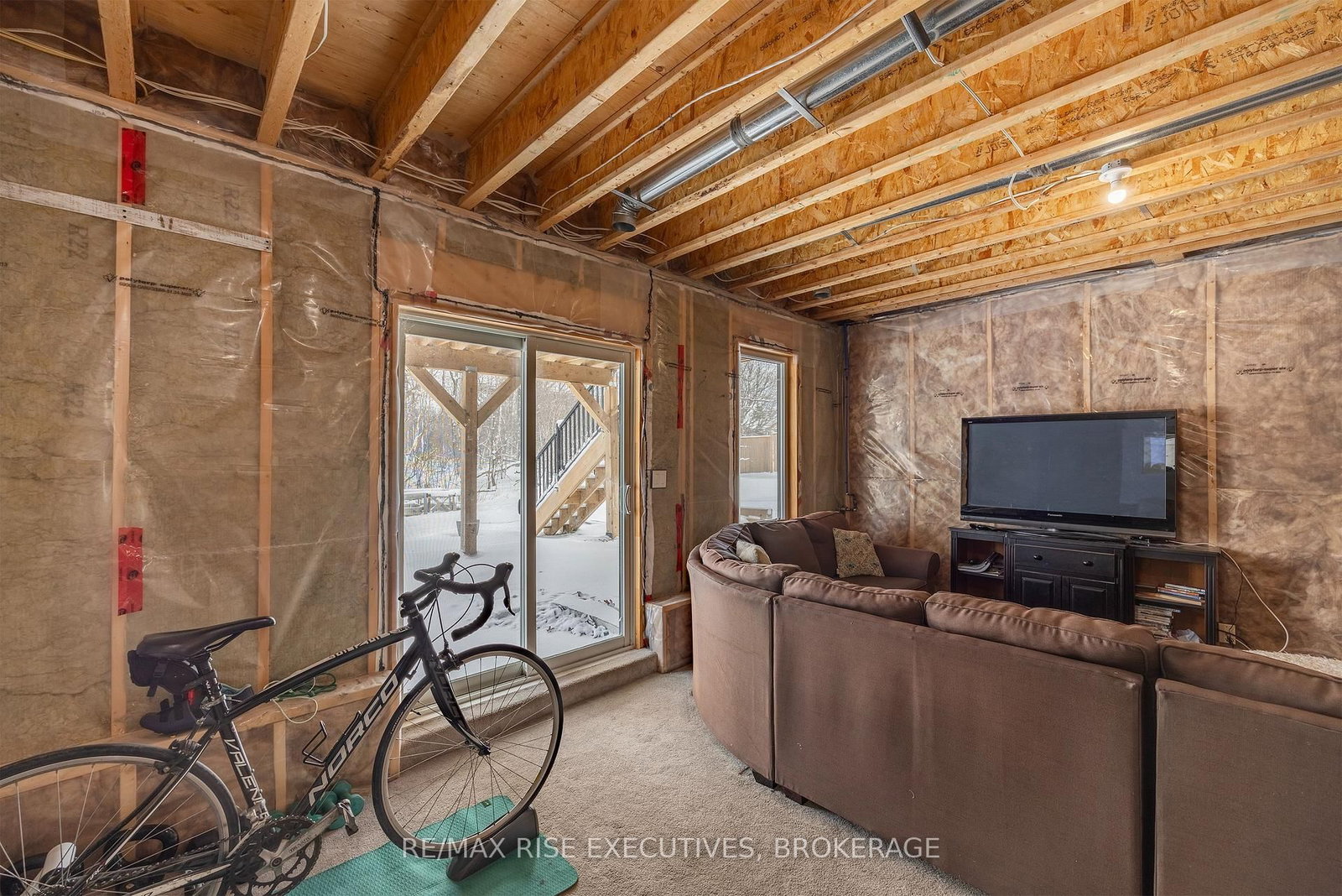 Detached House for sale at 692 Halloway Drive, Kingston, Ontario, K7K 0H4 - Kingston East (Incl Barret Crt) - MLS: X12894964