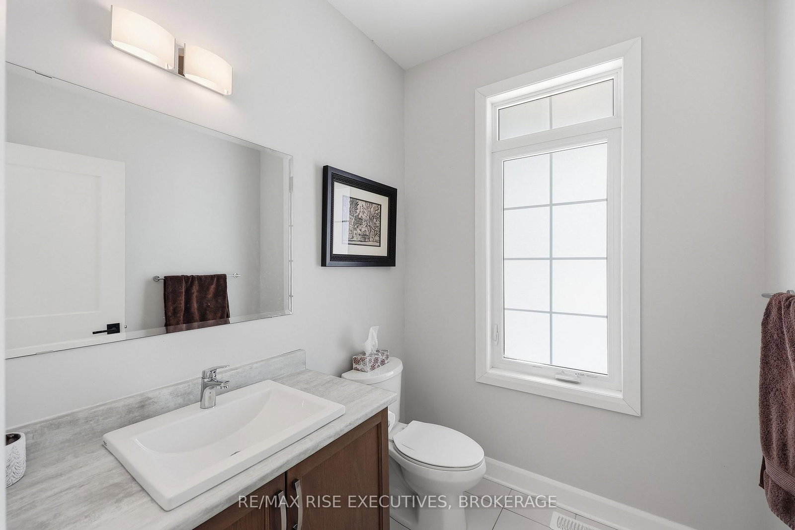 Detached House for sale at 692 Halloway Drive, Kingston, Ontario, K7K 0H4 - Kingston East (Incl Barret Crt) - MLS: X12894964