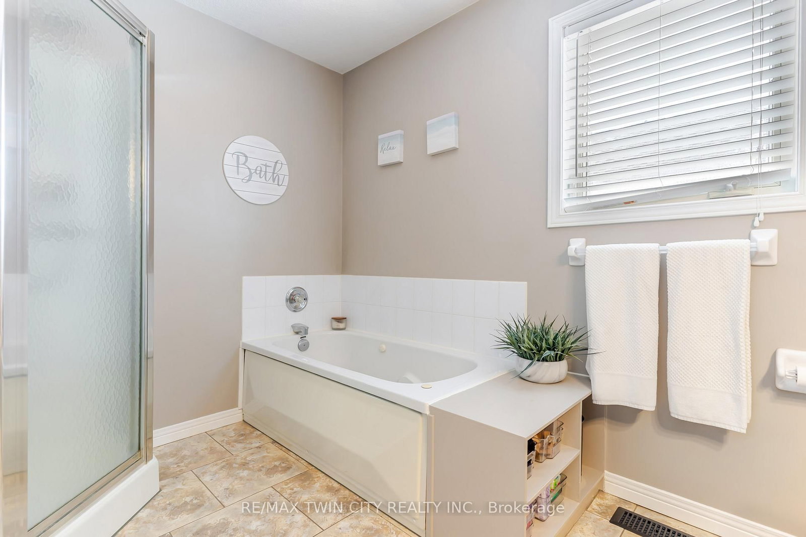 685 COLDSTREAM Drive W - Photo 21