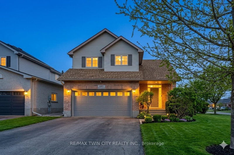 685 COLDSTREAM Dr W, Waterloo, N2V 2J1 | Image 3