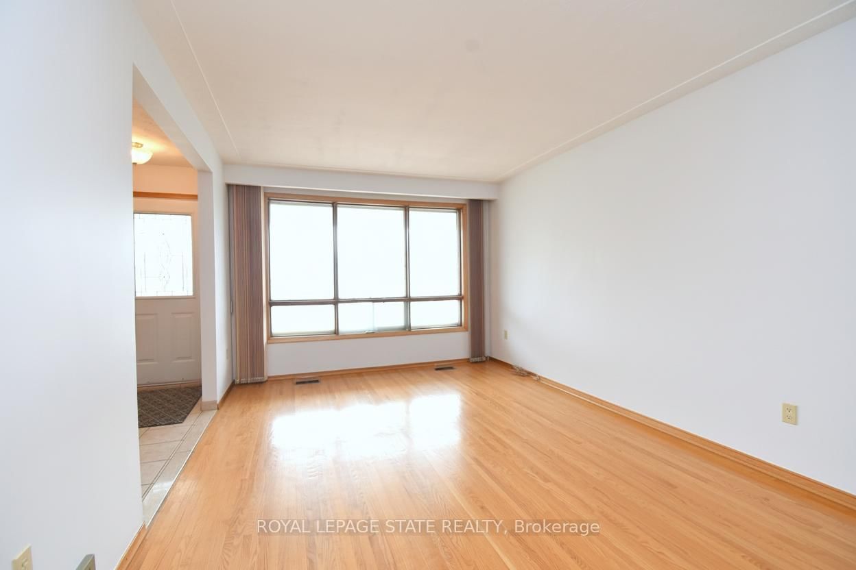 Detached House for sale at 36 Glassco Avenue, Hamilton, Ontario, L8H 5Z6 - McQuesten - MLS: X12895418