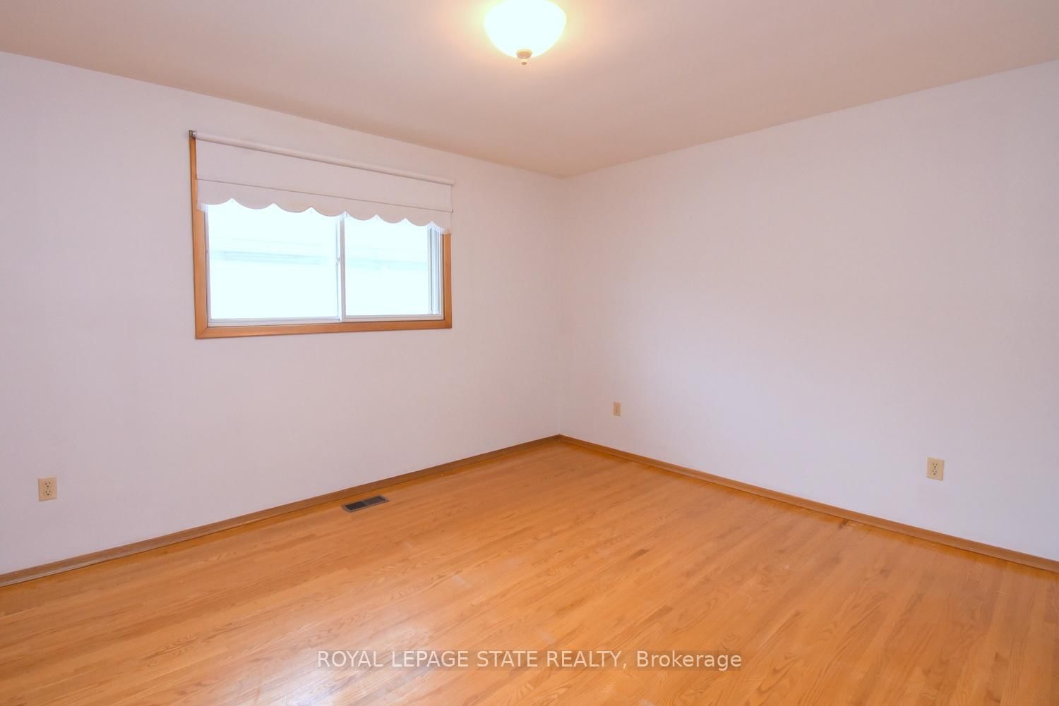 Detached House for sale at 36 Glassco Avenue, Hamilton, Ontario, L8H 5Z6 - McQuesten - MLS: X12895418