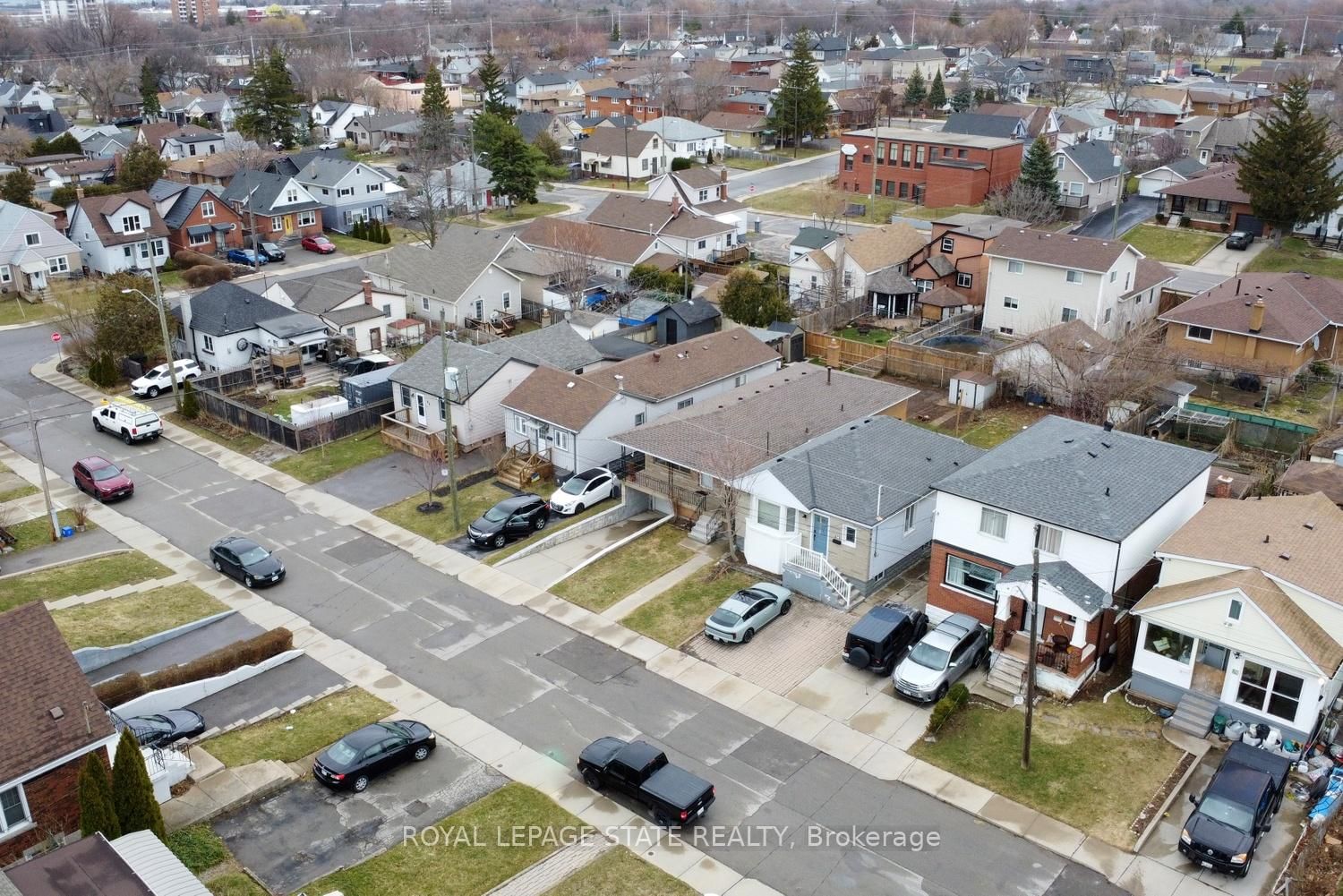 Detached House for sale at 36 Glassco Avenue, Hamilton, Ontario, L8H 5Z6 - McQuesten - MLS: X12895418