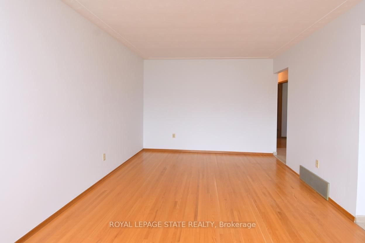 Detached House for sale at 36 Glassco Avenue, Hamilton, Ontario, L8H 5Z6 - McQuesten - MLS: X12895418