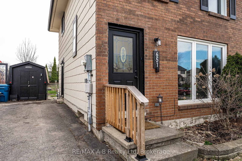 651 Devon St, Stratford, N4Z 1A5 | Image 3