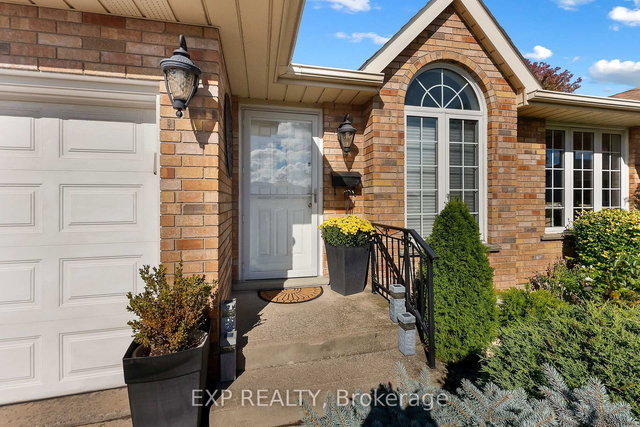 7799 Yvette Crescent