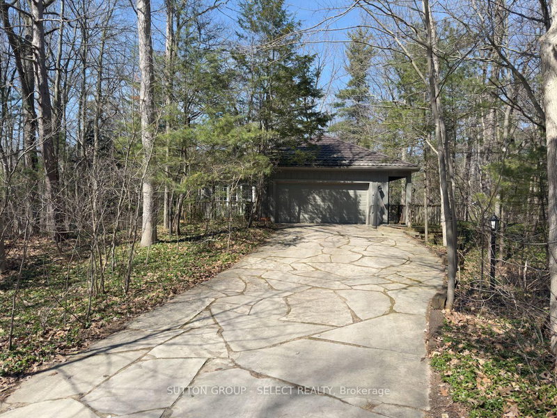 10297 Dogwood Cres, Lambton Shores, N0M 1T0 | Image 2