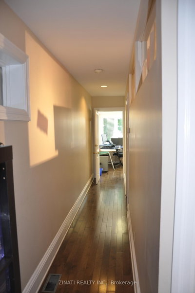 470 Somerset Street W — more photos