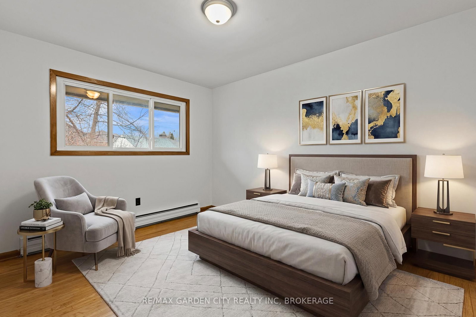 Detached House for sale at 1 GLADMAN Avenue, St. Catharines, Ontario, L2N 4A2 - Rural Port - MLS: X12895894