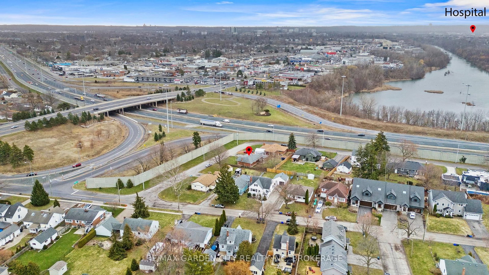 Detached House for sale at 1 GLADMAN Avenue, St. Catharines, Ontario, L2N 4A2 - Rural Port - MLS: X12895894