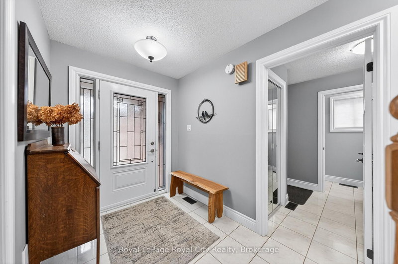 361 Stephanie Dr, Guelph, N1K 1R2 | Image 2