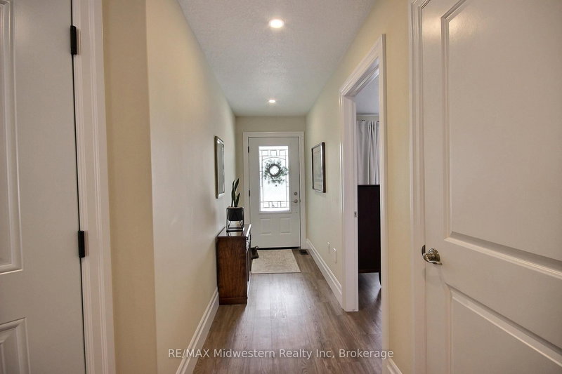 1095 Kincaid St W, North Perth, N4W 0J8 | Image 2