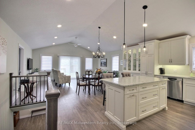 1095 Kincaid St W, North Perth, N4W 0J8 | Image 3