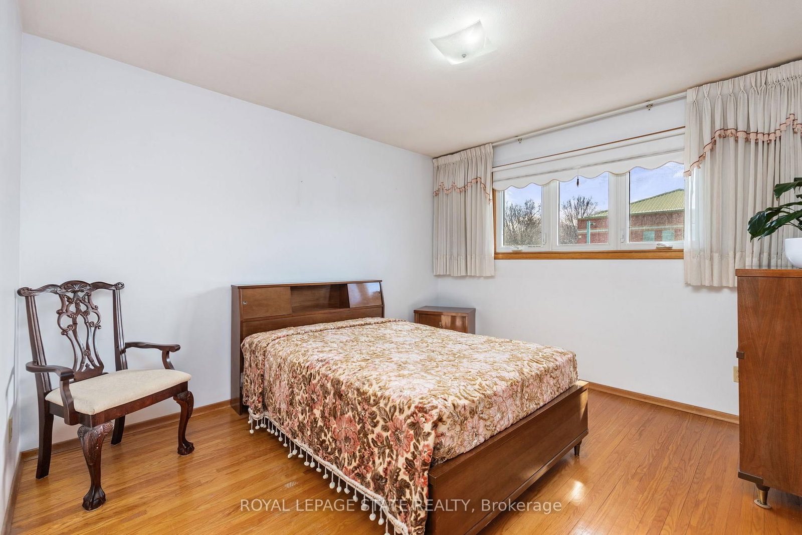 Detached House for sale at 33 Orlanda Road, Hamilton, Ontario, L8G 2K3 - Greenford - MLS: X12896430