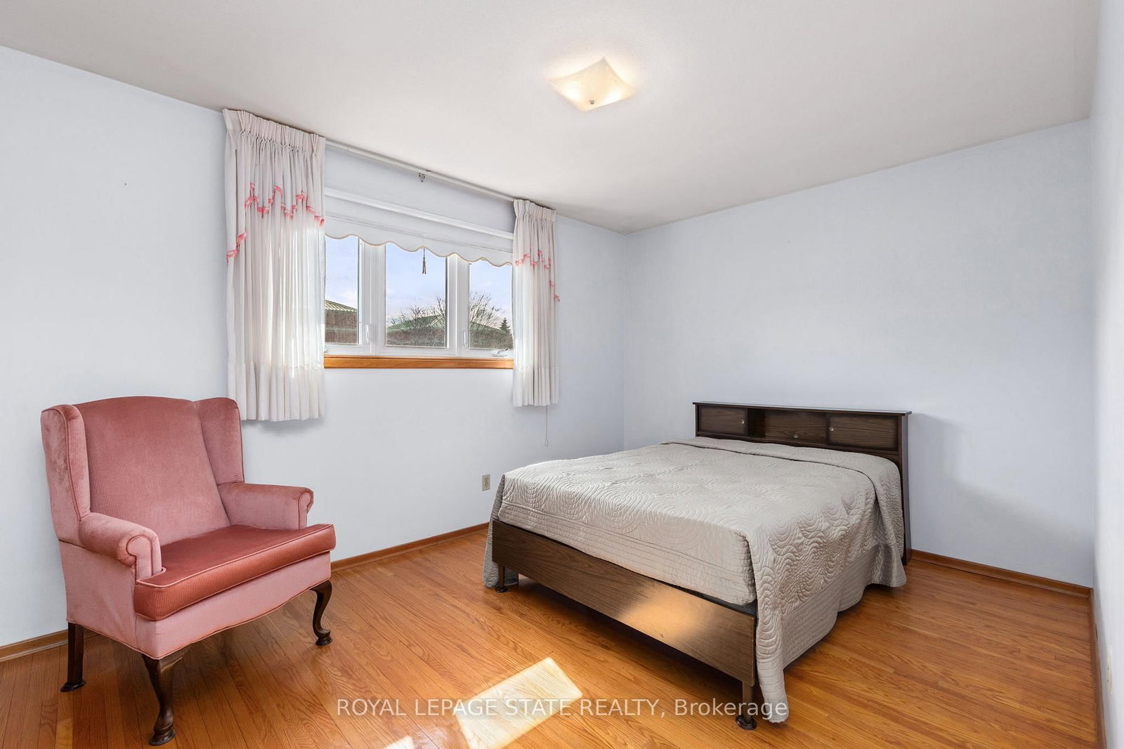 Detached House for sale at 33 Orlanda Road, Hamilton, Ontario, L8G 2K3 - Greenford - MLS: X12896430