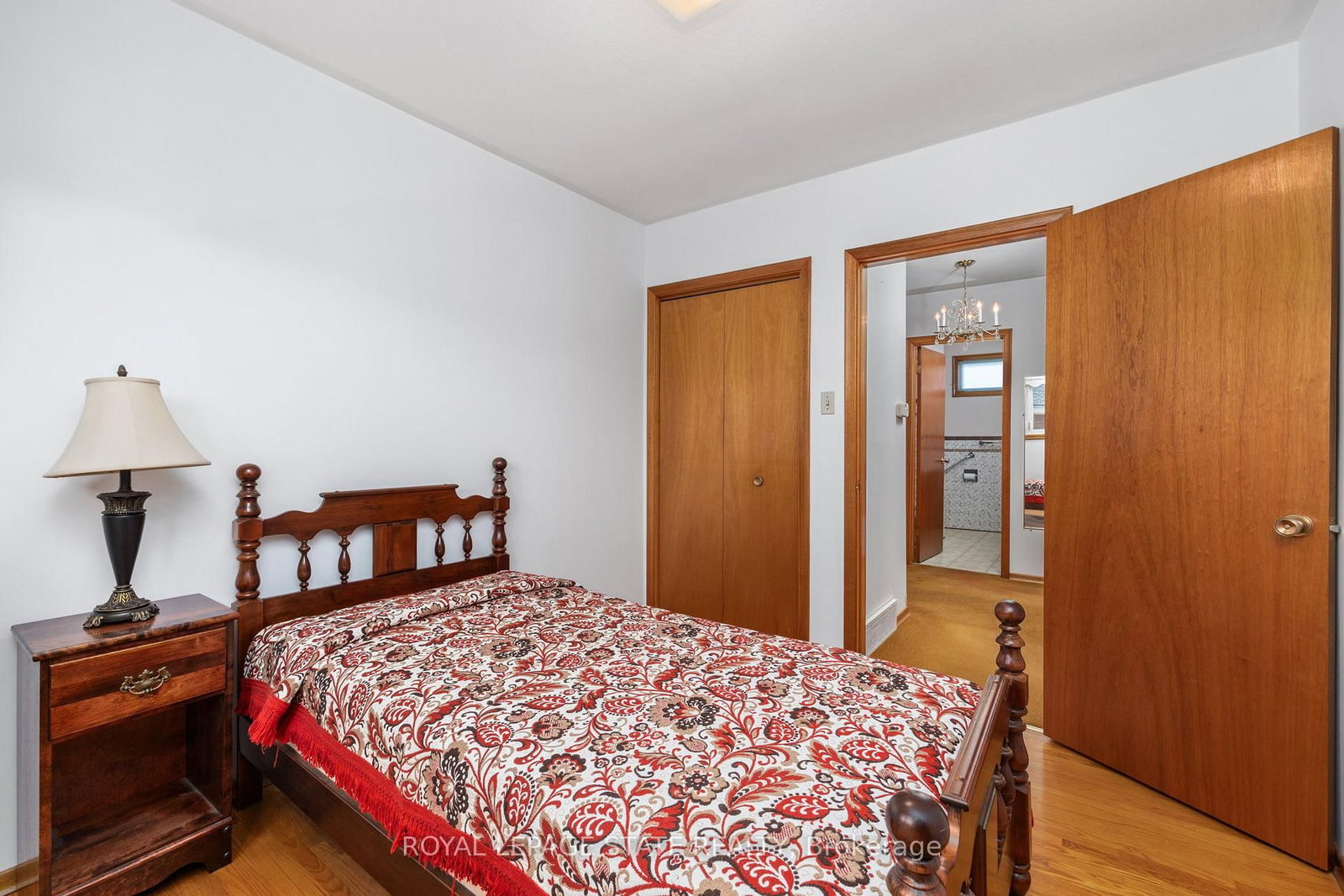 Detached House for sale at 33 Orlanda Road, Hamilton, Ontario, L8G 2K3 - Greenford - MLS: X12896430