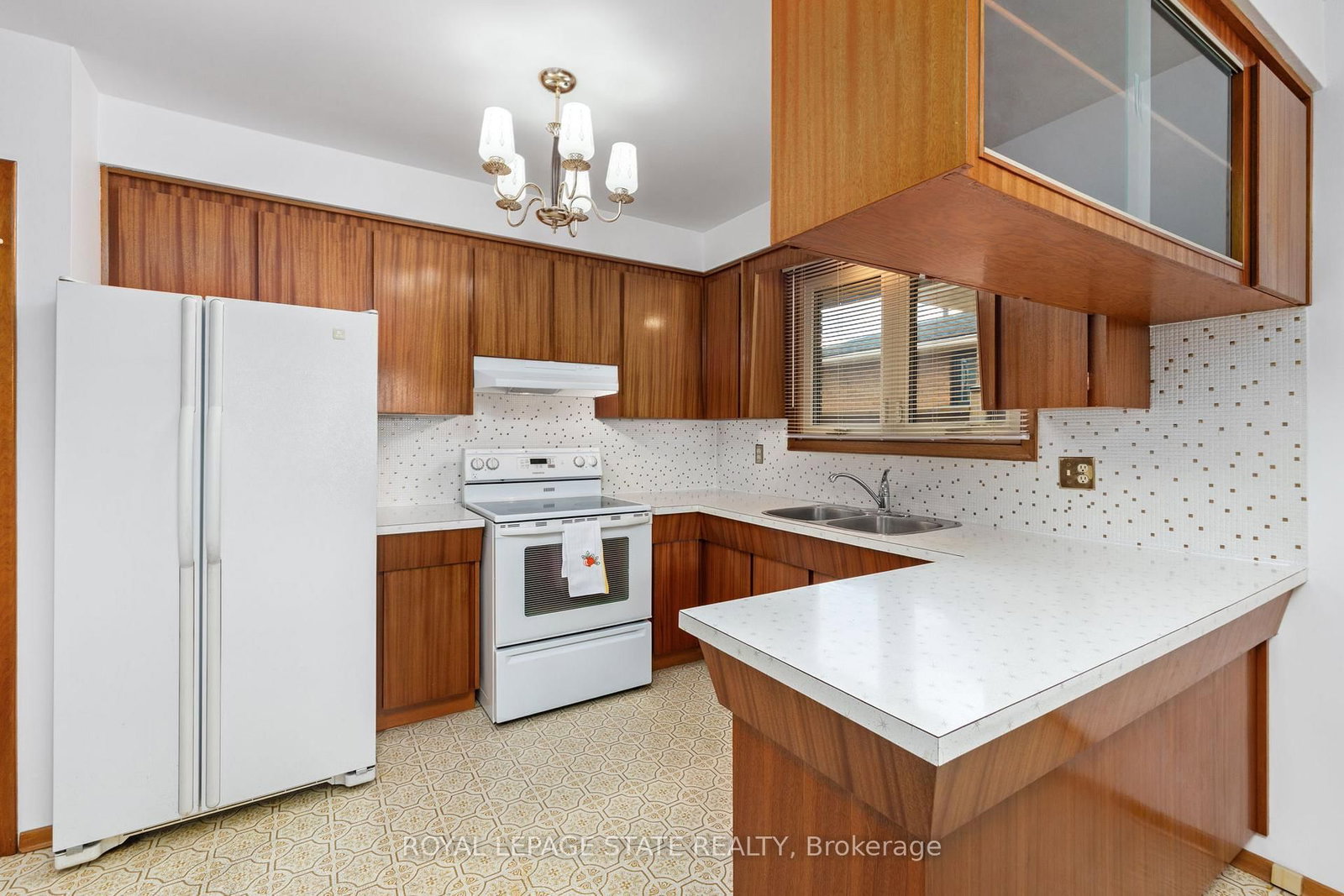 Detached House for sale at 33 Orlanda Road, Hamilton, Ontario, L8G 2K3 - Greenford - MLS: X12896430