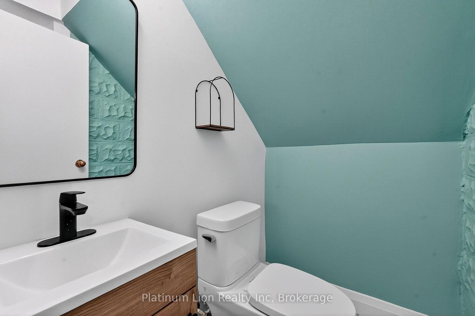 93 Walnut Street - Photo 16