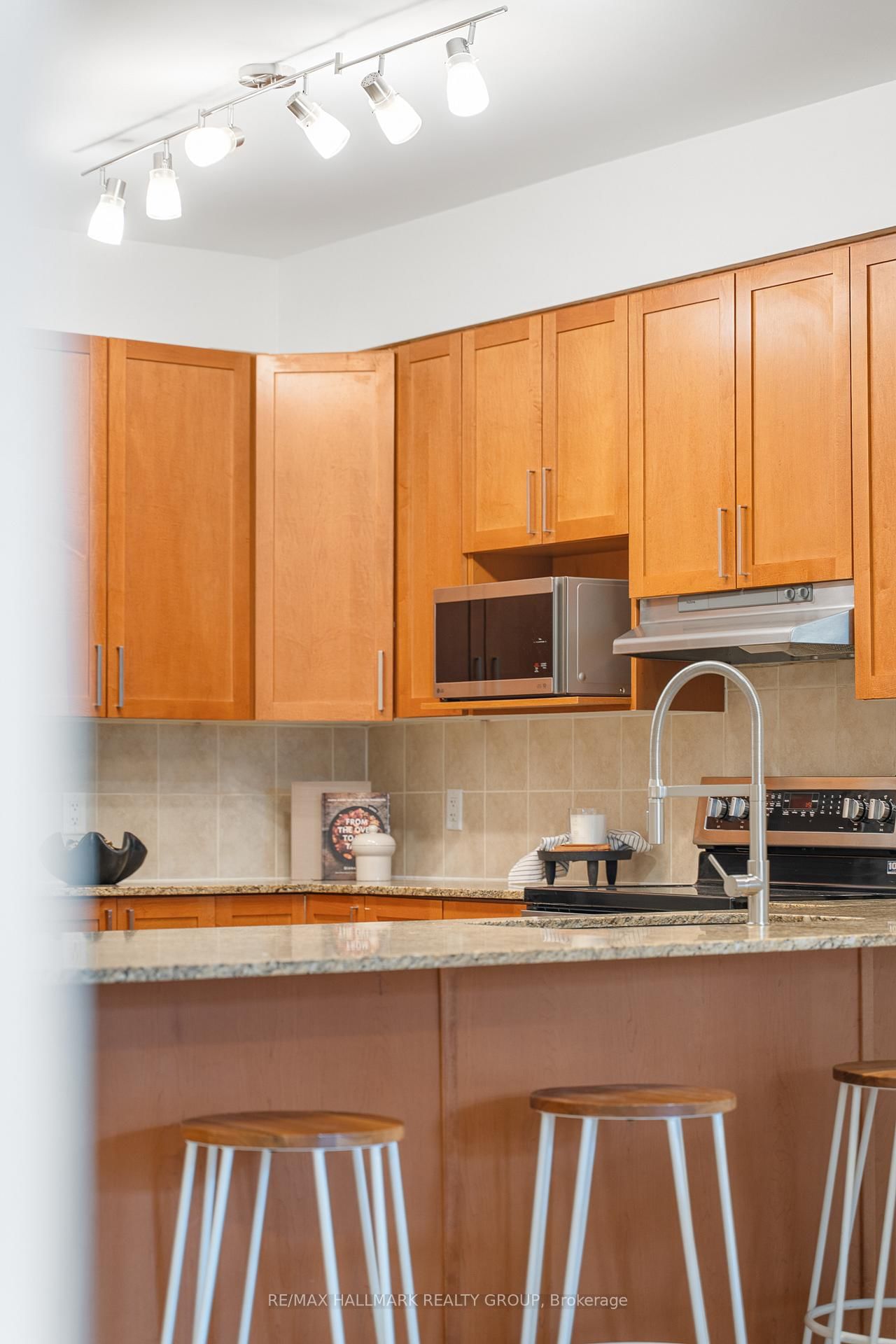 205 Bolton Street, Unit 129 - Photo 19