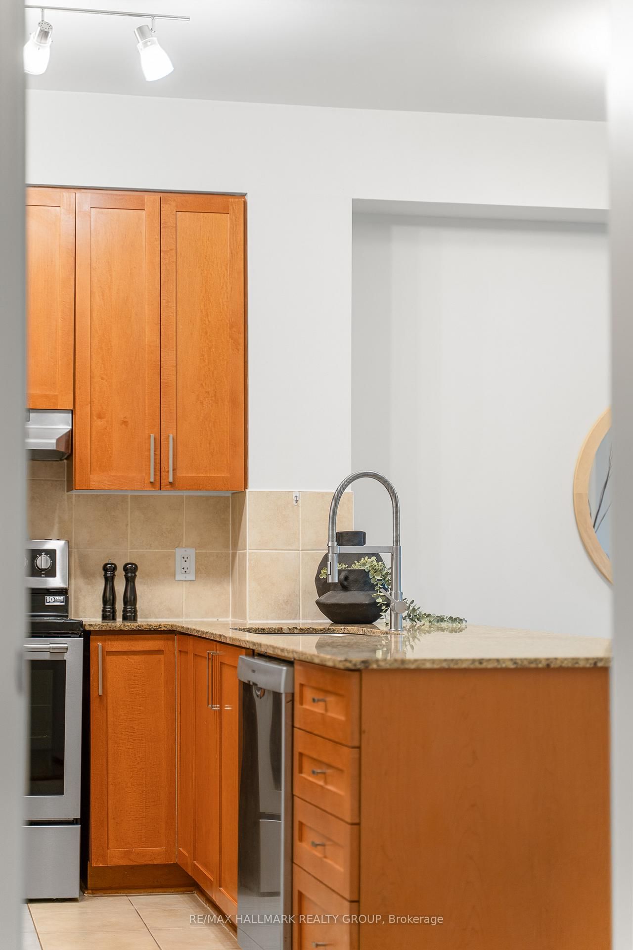 205 Bolton Street, Unit 129 - Photo 21