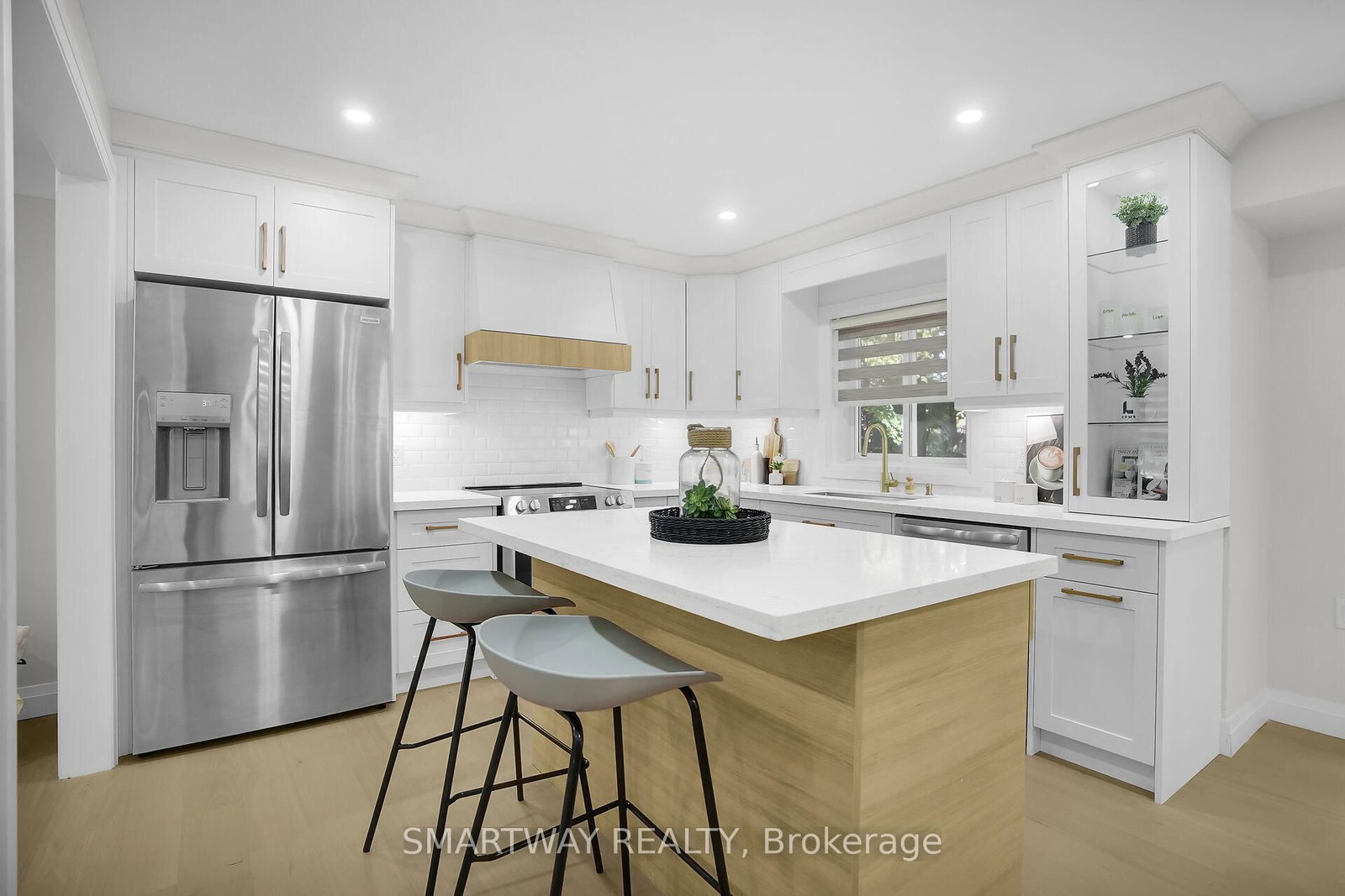 Detached House for sale at 633 Donegal Drive, London North, Ontario, N6H 3H6 - North P - MLS: X12896518