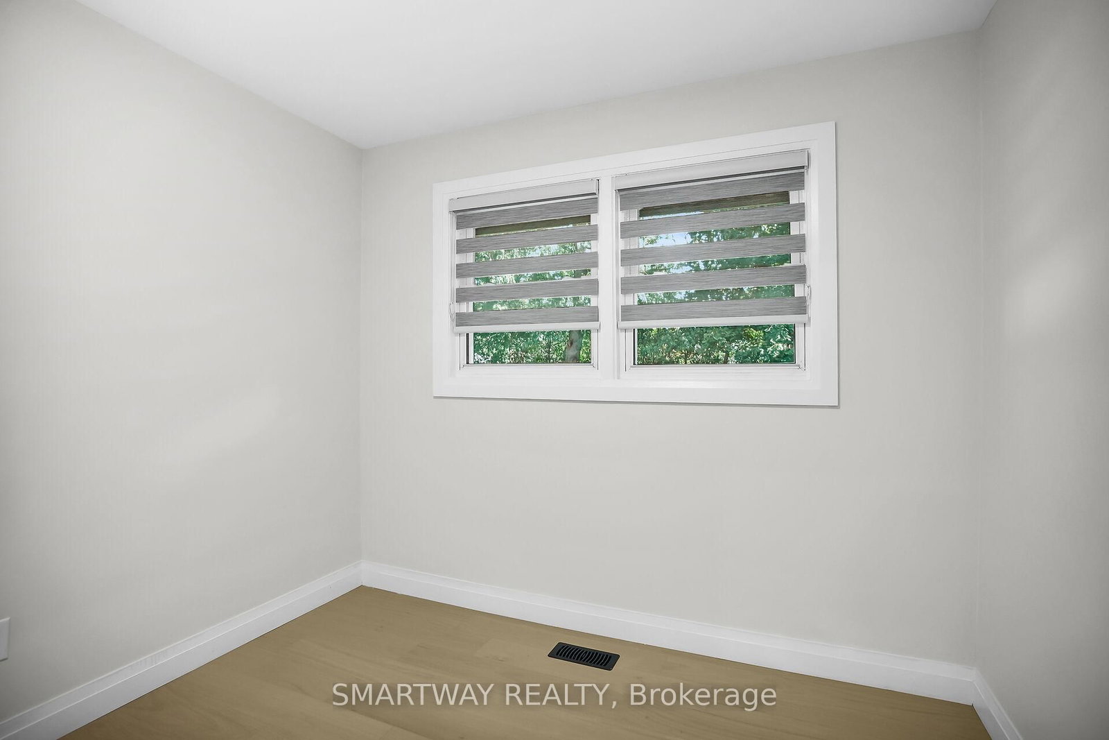 Detached House for sale at 633 Donegal Drive, London North, Ontario, N6H 3H6 - North P - MLS: X12896518