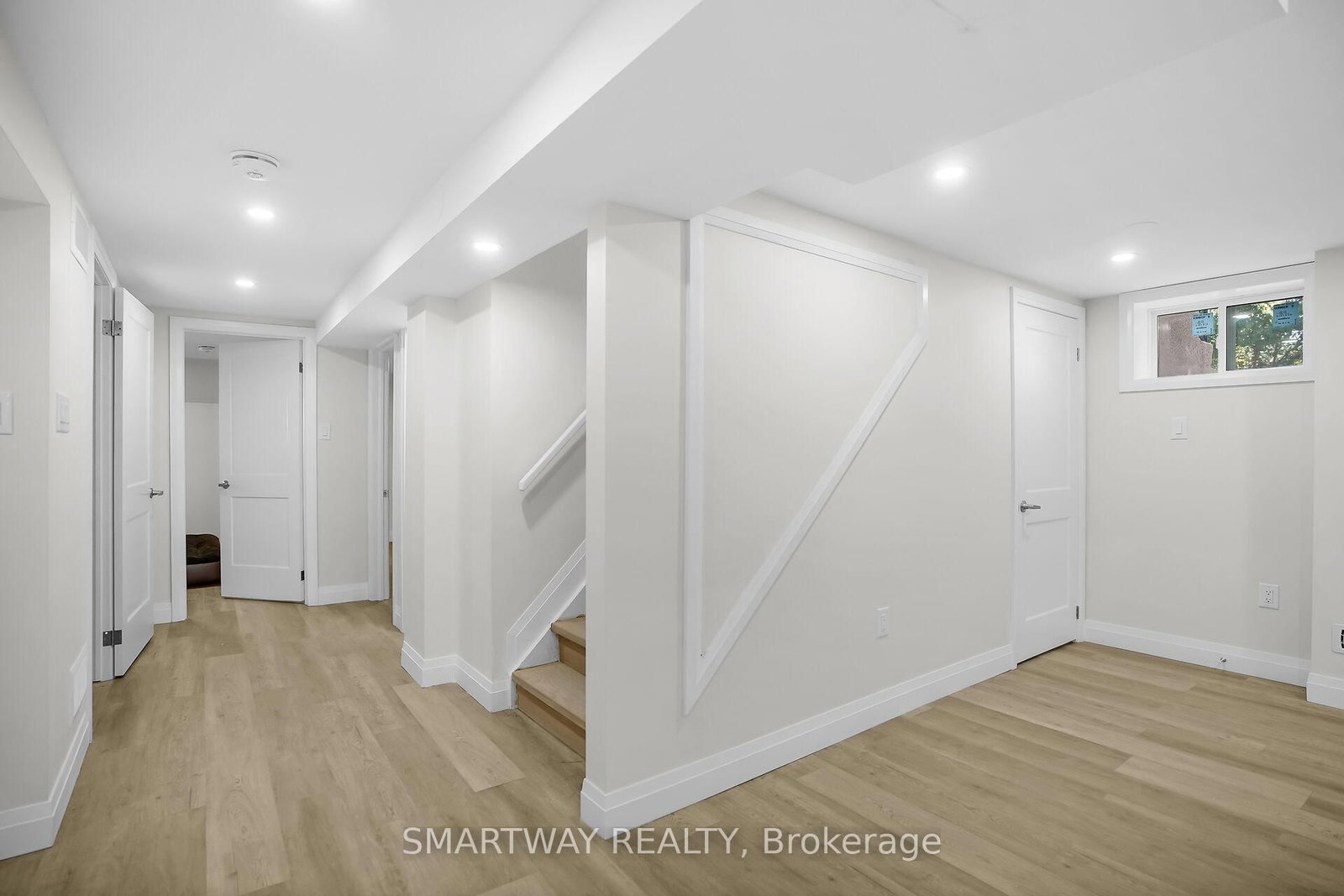 Detached House for sale at 633 Donegal Drive, London North, Ontario, N6H 3H6 - North P - MLS: X12896518