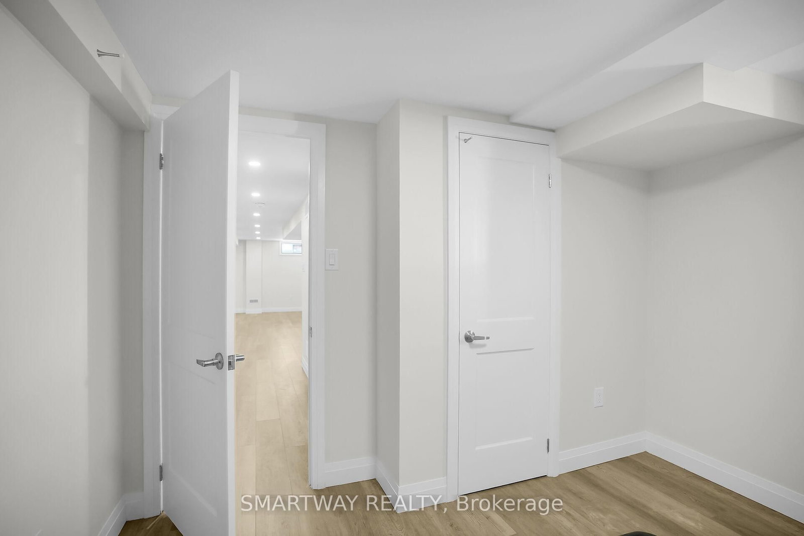 Detached House for sale at 633 Donegal Drive, London North, Ontario, N6H 3H6 - North P - MLS: X12896518