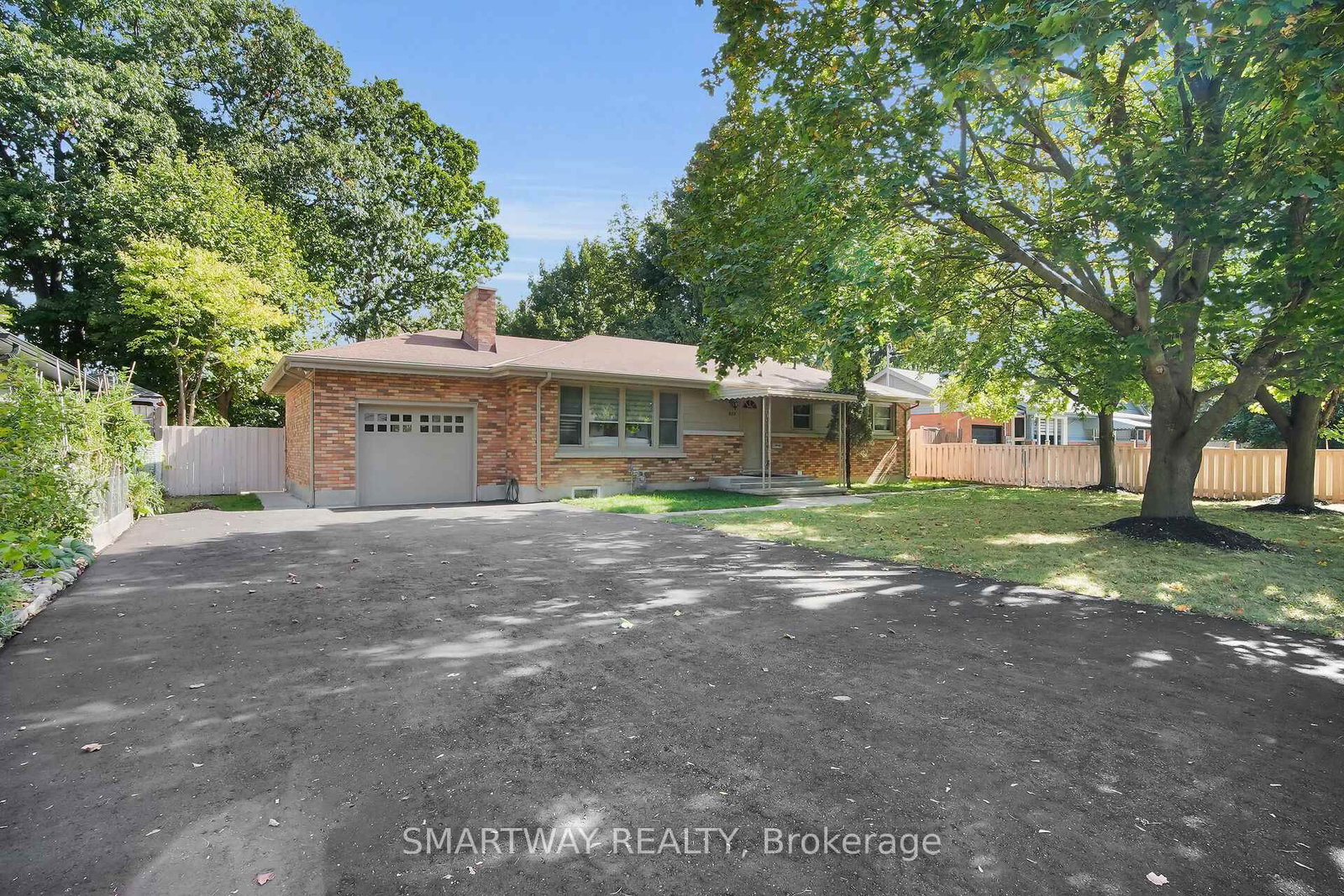 Detached House for sale at 633 Donegal Drive, London North, Ontario, N6H 3H6 - North P - MLS: X12896518