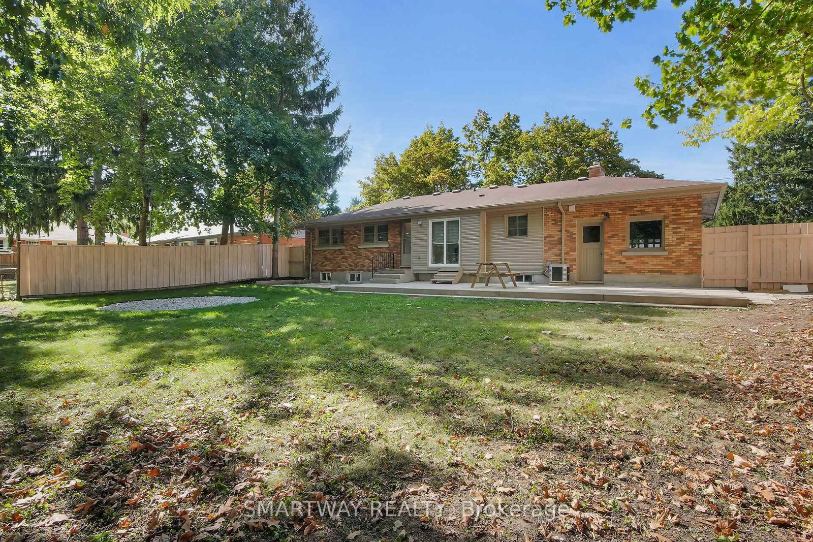 Detached House for sale at 633 Donegal Drive, London North, Ontario, N6H 3H6 - North P - MLS: X12896518