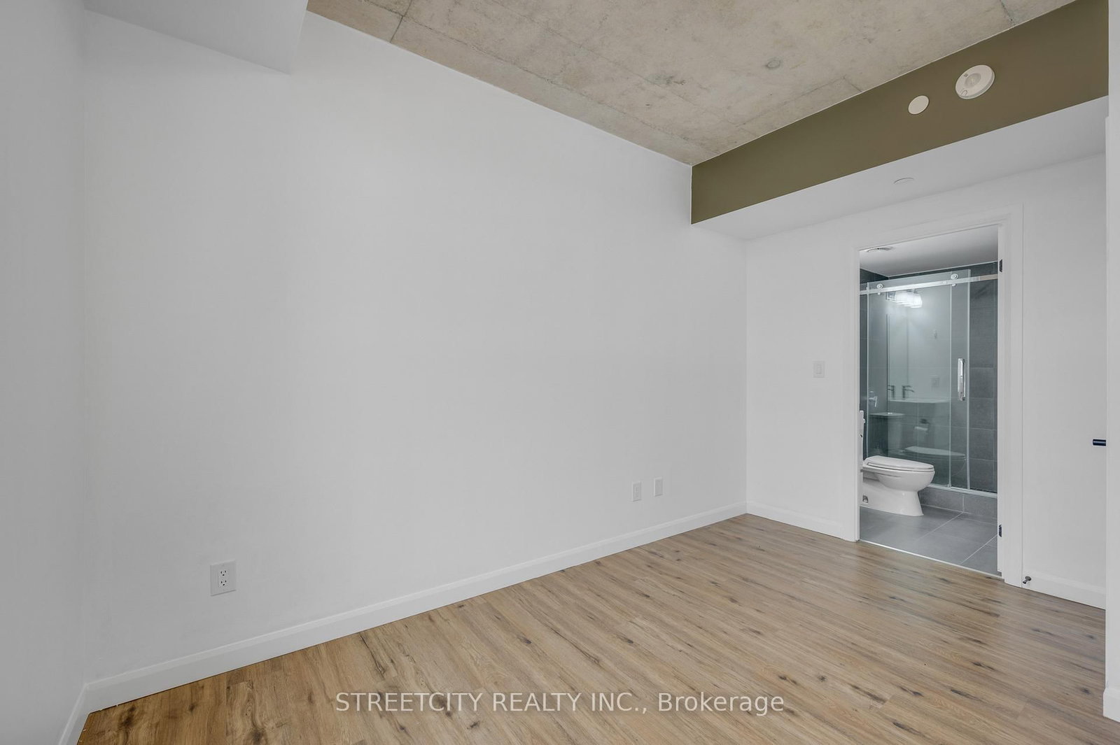 7 Erie Avenue, Unit 606 - Photo 16