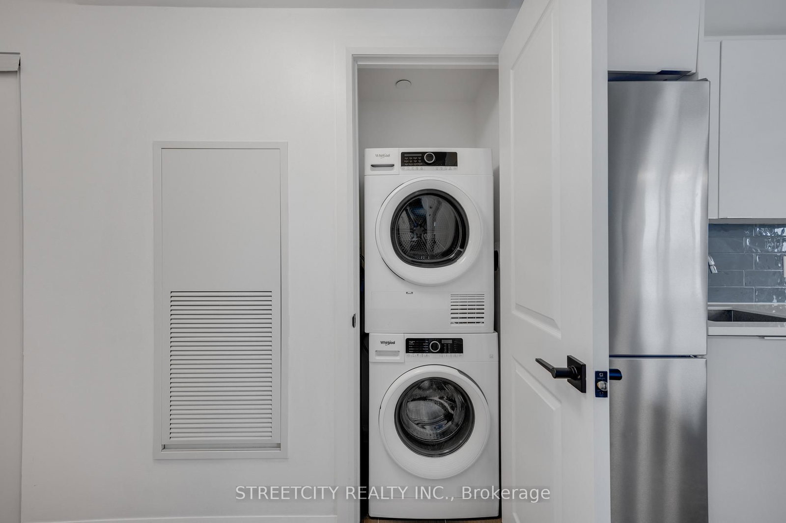 7 Erie Avenue, Unit 606 - Photo 18