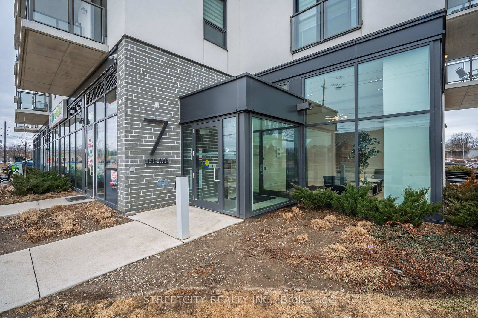 7 Erie Avenue, Unit 606 - Photo 2