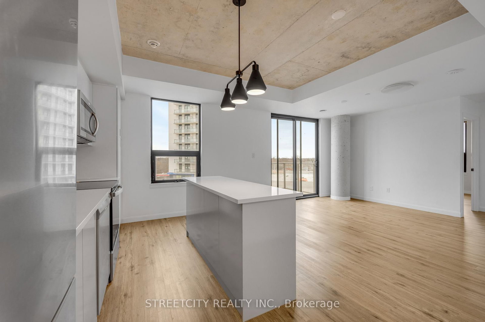 7 Erie Avenue, Unit 606 - Photo 8