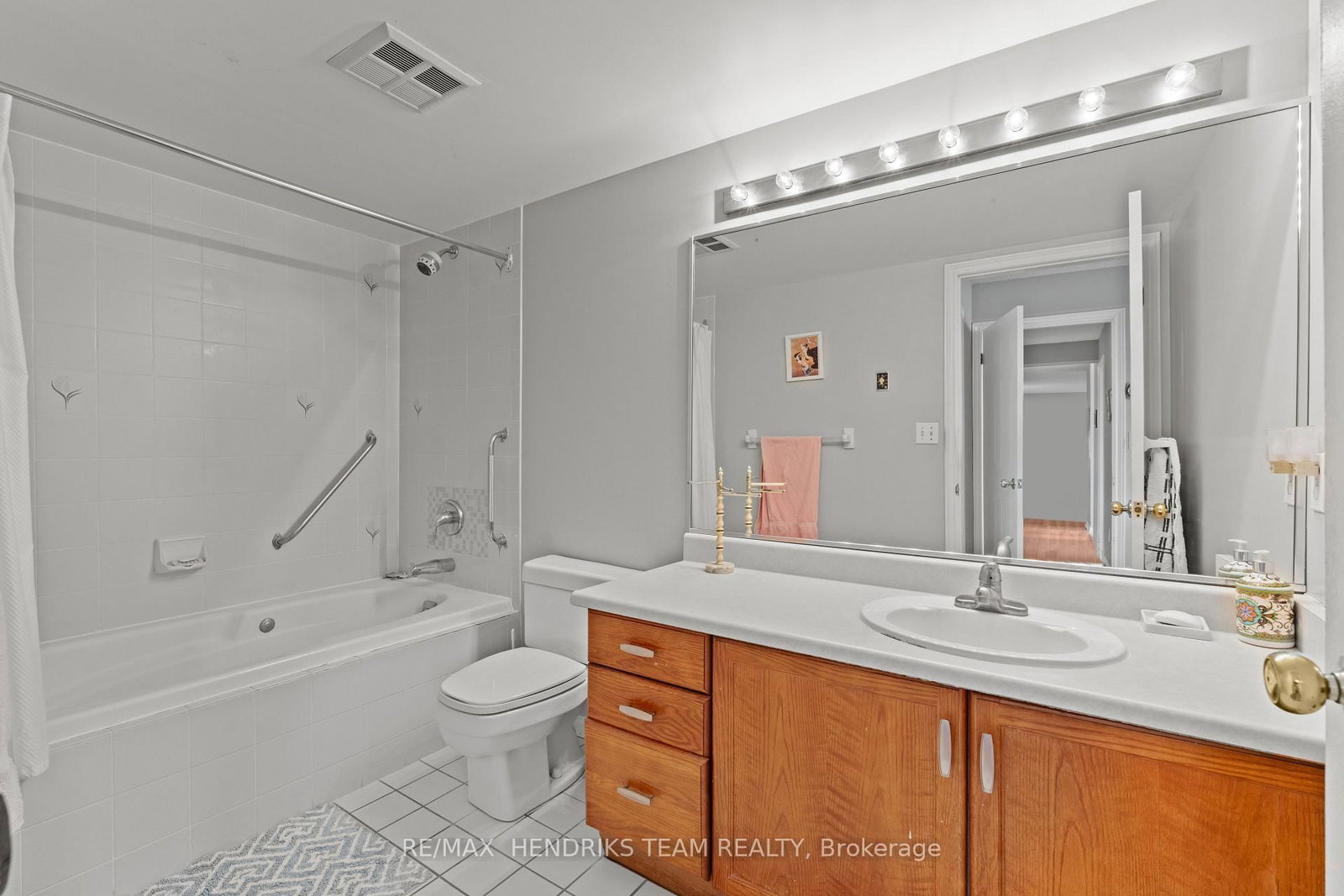 3 Towering Hts Boulevard, Unit 702 - Photo 23