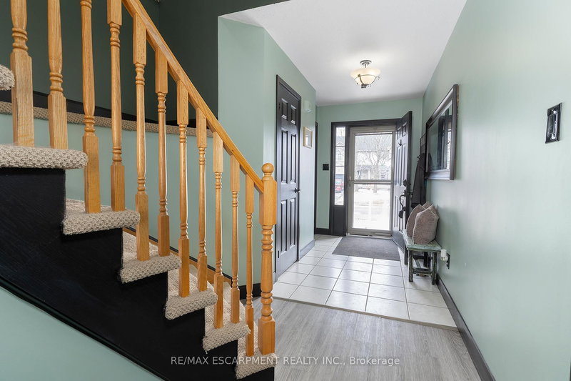 80 Foxborough Dr, Hamilton, L9G 4Y8 | Image 2