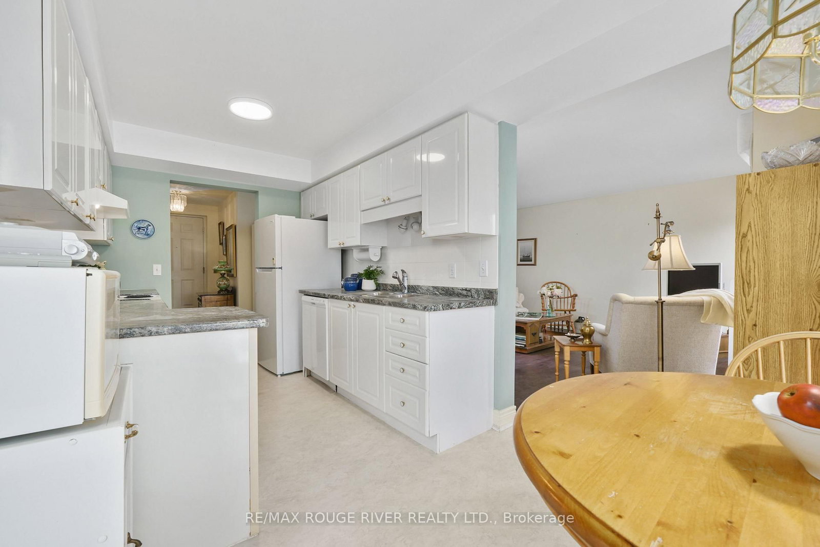 107 Marisa Lane • #403 • Cobourg, ON photo 6