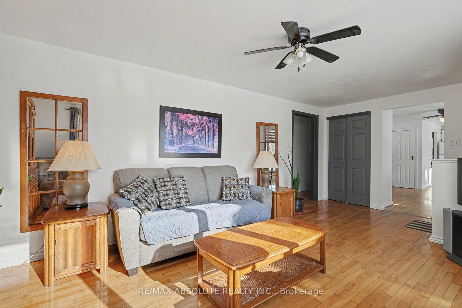 Listing Image 7