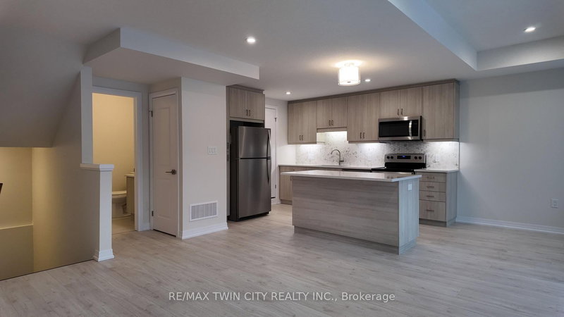 home for lease on C055-525 ERINBROOK Drive