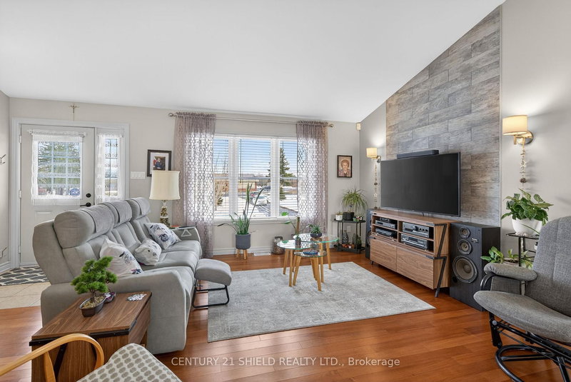 17410 McPhail Rd, South Stormont, K0C 2A0 | Image 2