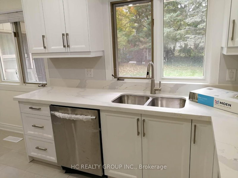 6 Bromleigh Ave, London North, N6G 1T9 | Image 2