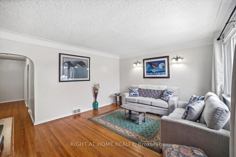 12 Vera St, St. Catharines, L2S 1C4 | Image 2