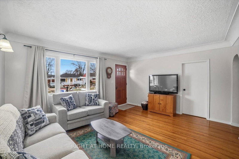 12 Vera St, St. Catharines, L2S 1C4 | Image 3