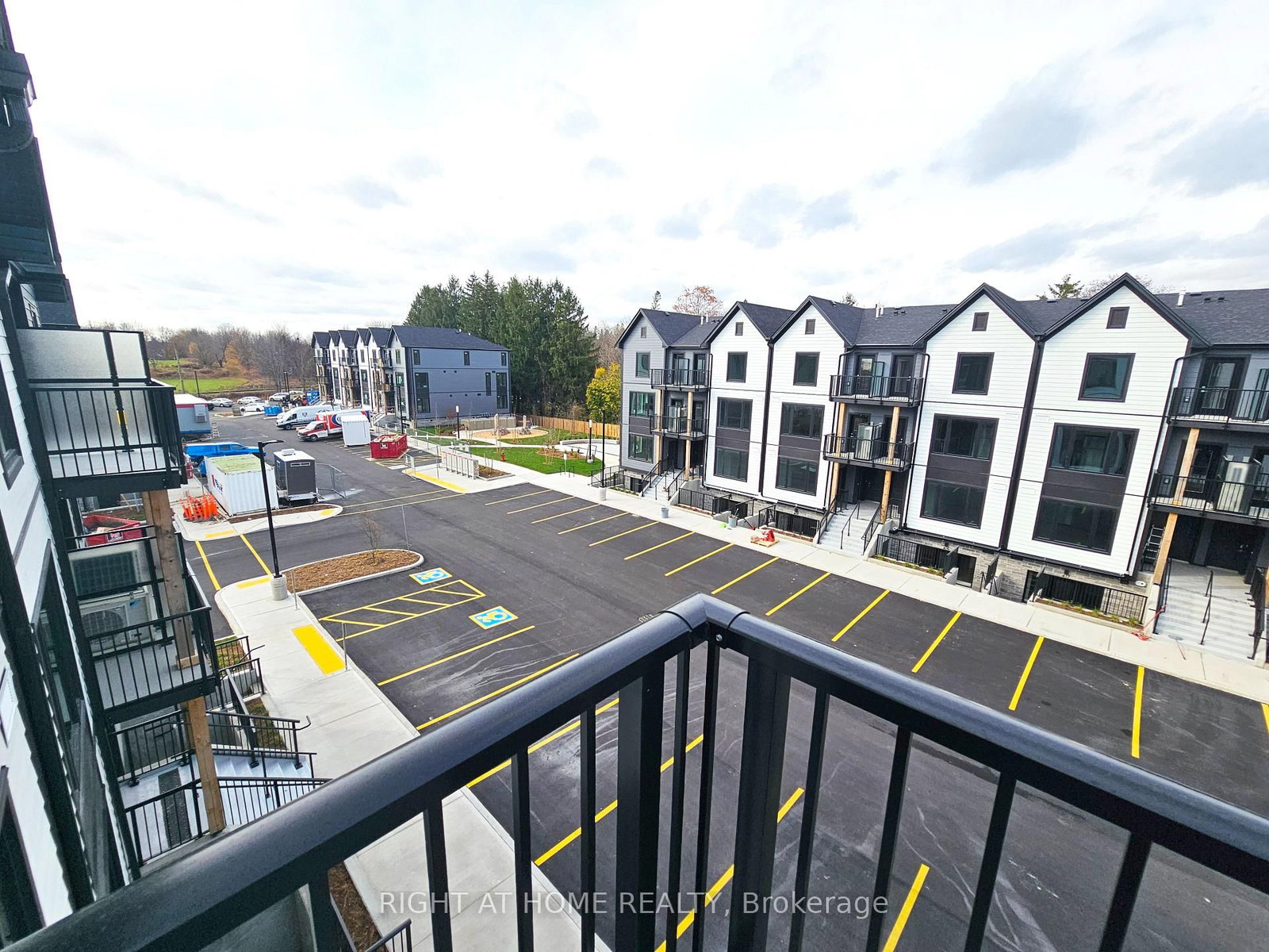 708 Woolwich Street, Unit 114 - Photo 32